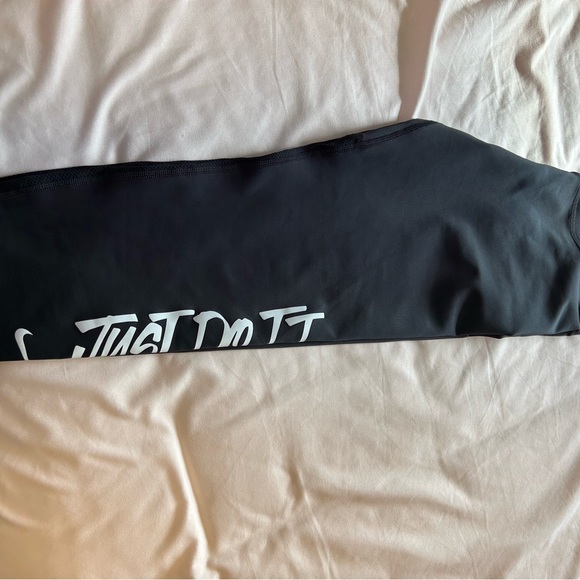 Nike Cropped Training Pants (Just Do It Logo) - Picture 2 of 3